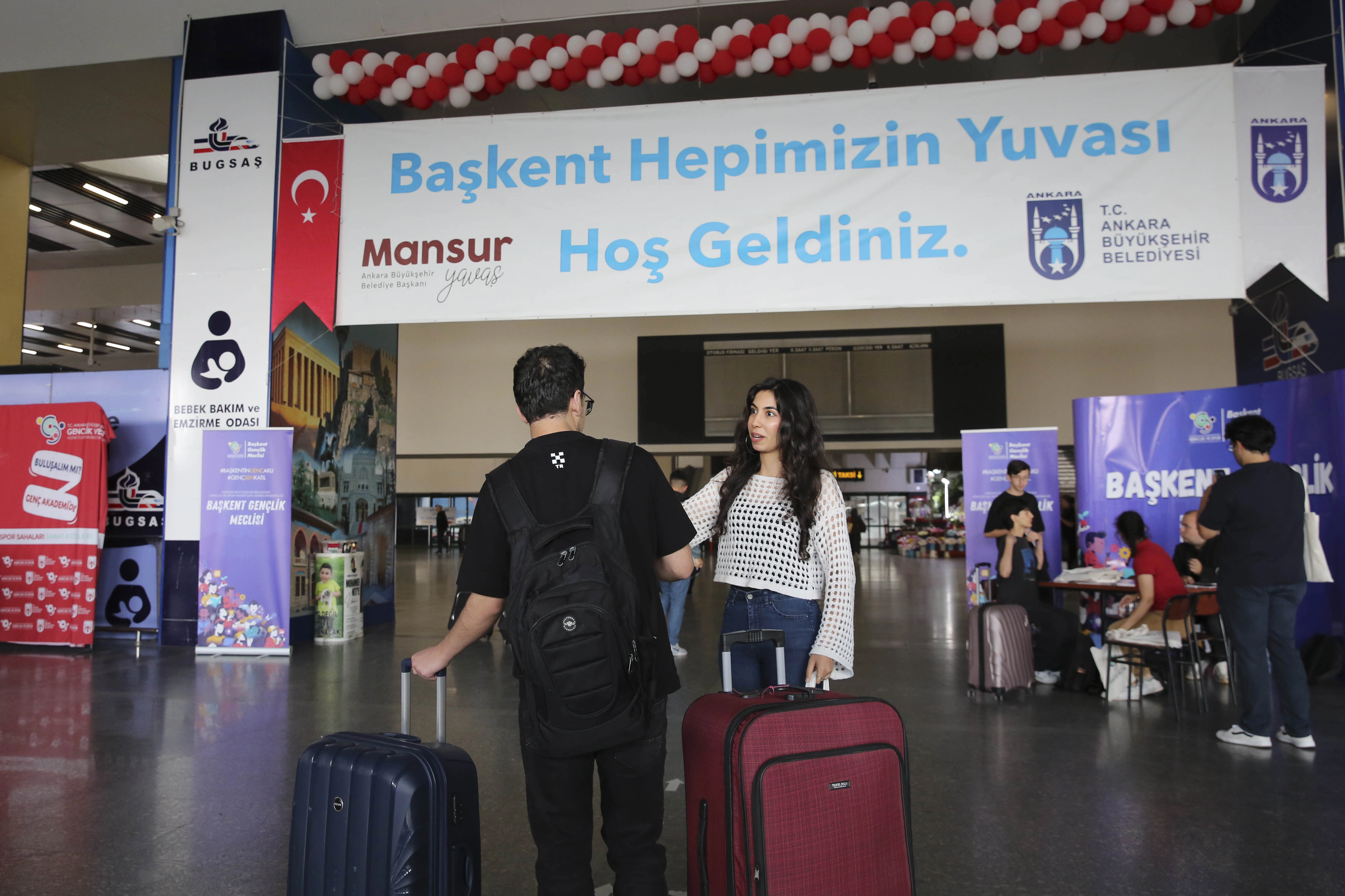 ABB, &uuml;niversite okumak i&ccedil;in Ankara&rsquo;ya gelen gen&ccedil;leri AŞTİ&rsquo;de karşılıyor