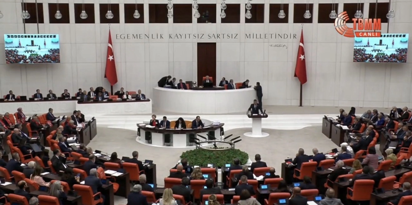 &Ccedil;er&ccedil;eve Yasa 468 kabul ile kanunlaştı