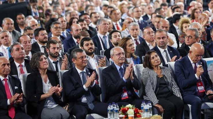 CHP’nin 38. Kurultay’ına dair iddianame kabul edildi: 12 kişi hakkında “Seçim Kanunu’na muhalefet” suçundan ceza verilmesi talep edildi