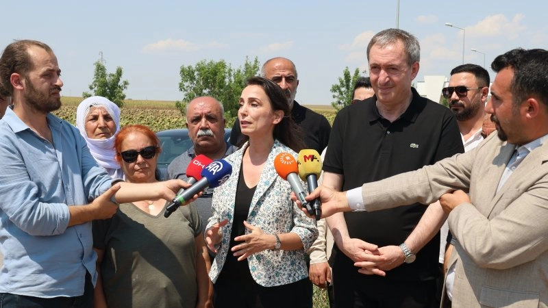 DEM Parti Eş Genel Başkanları Figen Yüksekdağ ve Selahattin Demirtaş’ı ziyaret etti
