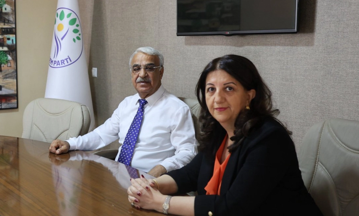 DEM Parti İmralı Heyeti: Çizgiler çekerek değil, güncel sorunlarımızı da kapsayacak bir ufuk oluşturarak hareket etmeliyiz