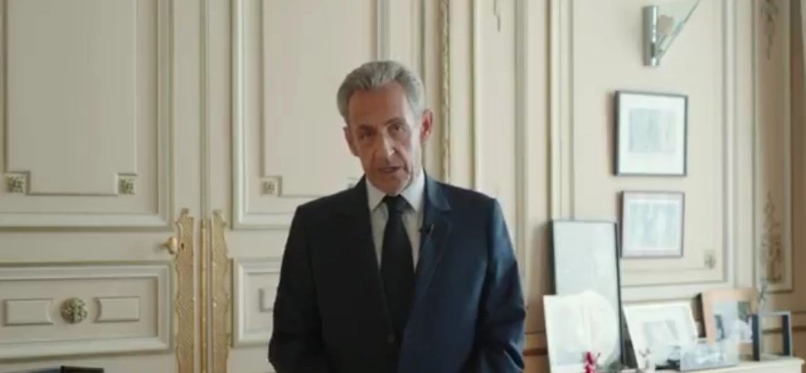 Eski Fransa Cumhurbaşkanı Nicolas Sarkozy hapse giriyor