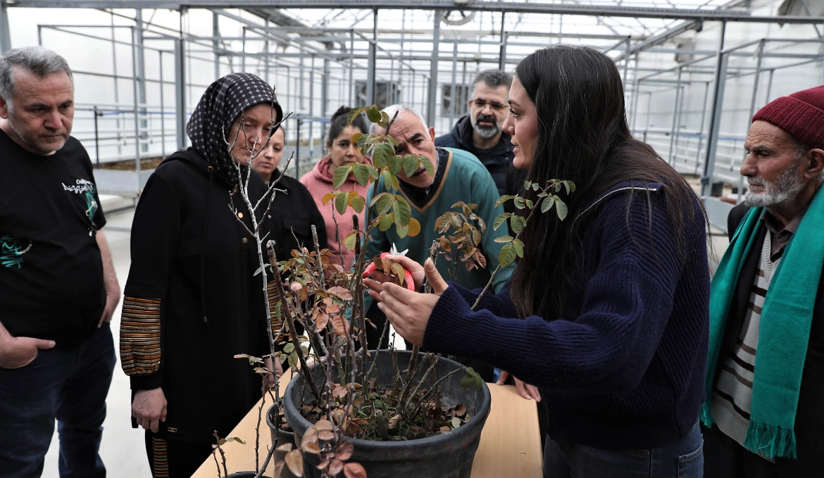 Ke&ccedil;i&ouml;ren&rsquo;de bilin&ccedil;li tarımsal &uuml;retim i&ccedil;in eğitim verildi