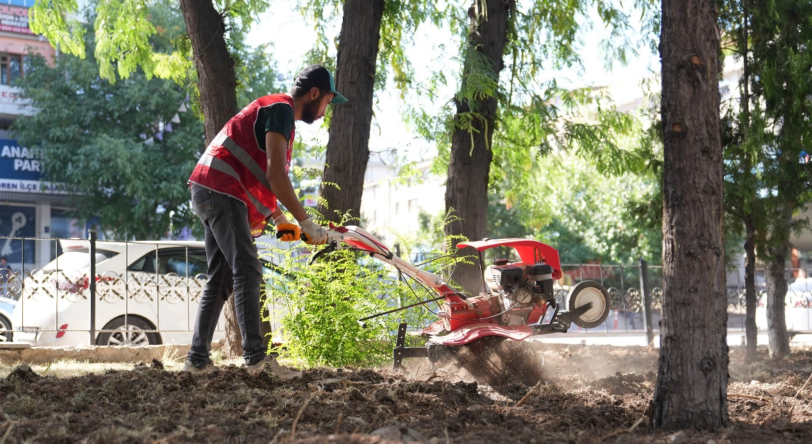 Keçiören’de park ve bahçelere estetik dokunuş
