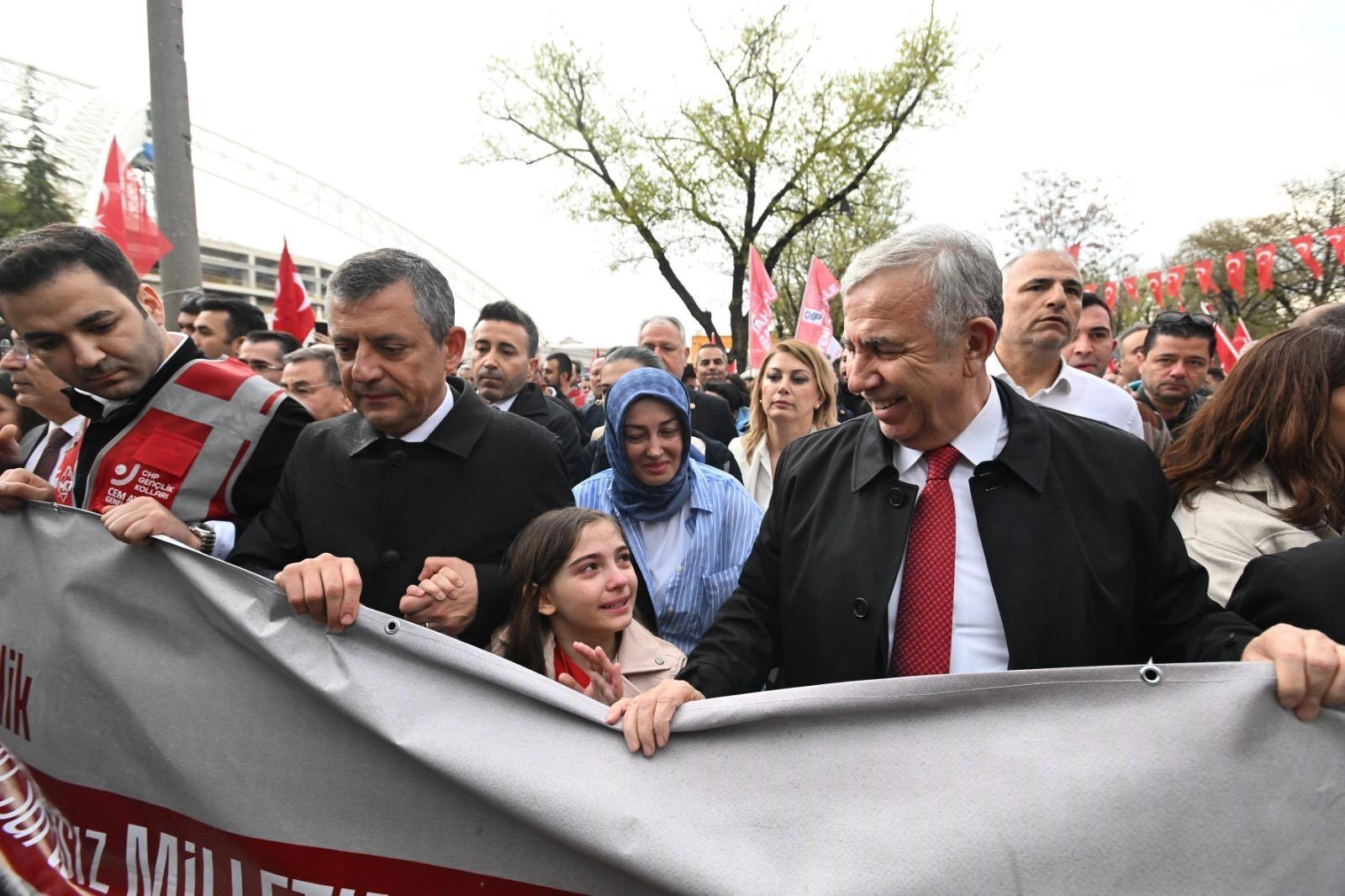 Mansur Yavaş: Tüm emekçilerin 1 Mayıs Emek ve Dayanışma Günü kutlu olsun