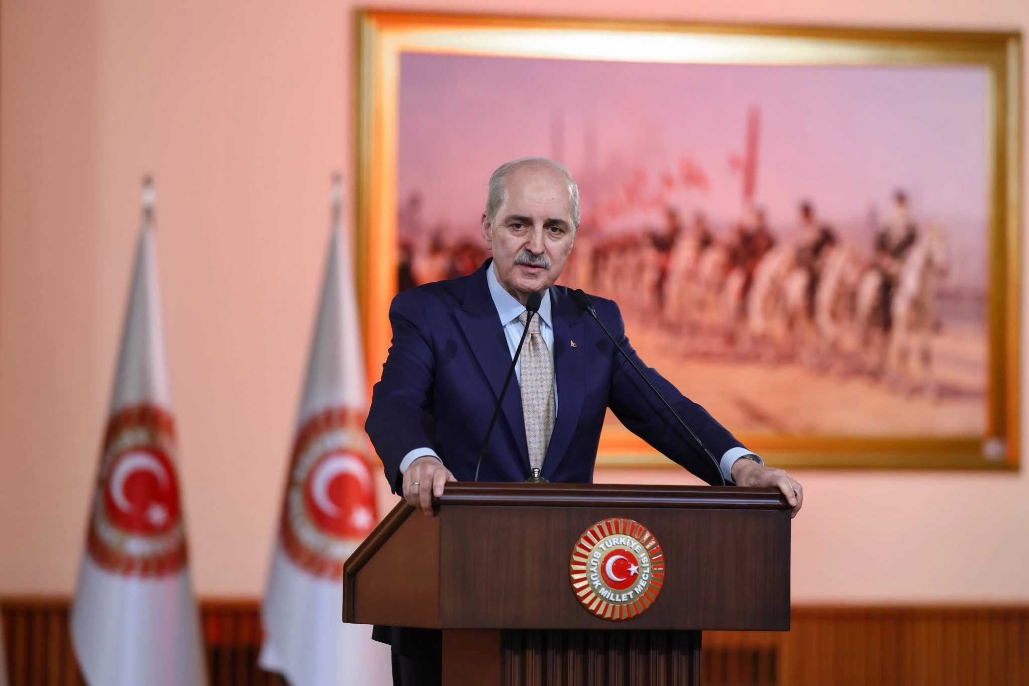 Numan Kurtulmuş: Bu &ccedil;alışma, &ldquo;Ter&ouml;rs&uuml;z T&uuml;rkiye&rdquo; hedefi doğrultusunda &uuml;lkemizin i&ccedil; kalesini tahkim edecek, mill&icirc; birlik ve kardeşliğimizi daha da g&uuml;&ccedil;lendirecek &ouml;nemli bir merhaledir