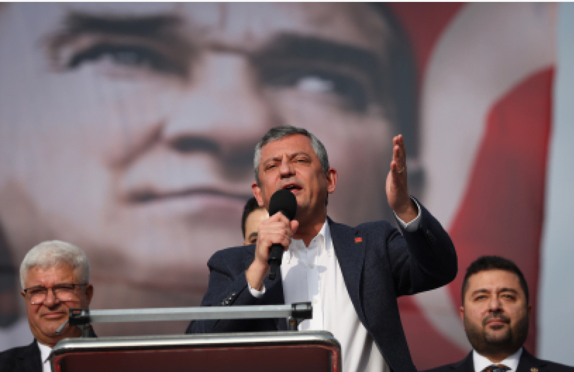 &Ouml;zg&uuml;r &Ouml;zel: B&uuml;t&uuml;n haklılar bir arada durmak zorundayız