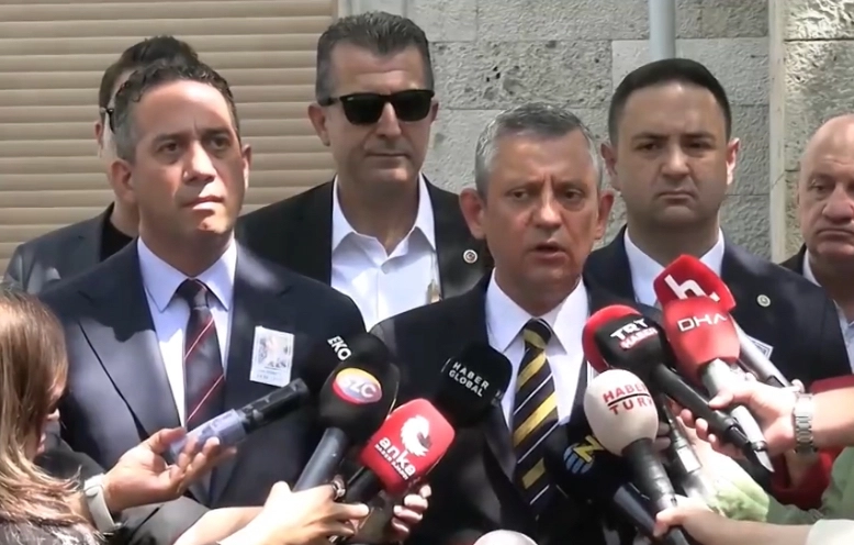 Özgür Özel: Millet merkezli siyaset, millet için nerede bulunmak gerekiyorsa orada yapılır