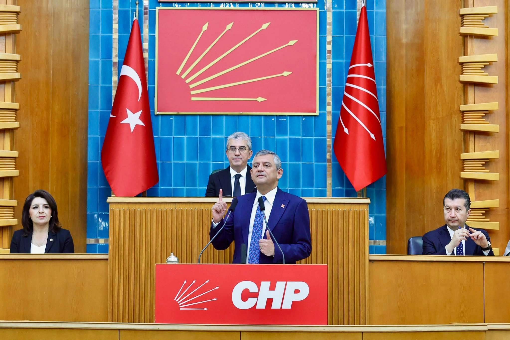 &Ouml;zg&uuml;r &Ouml;zel ve ekibi &Ccedil;ağrı Heyeti i&ccedil;in başvuru yaptı