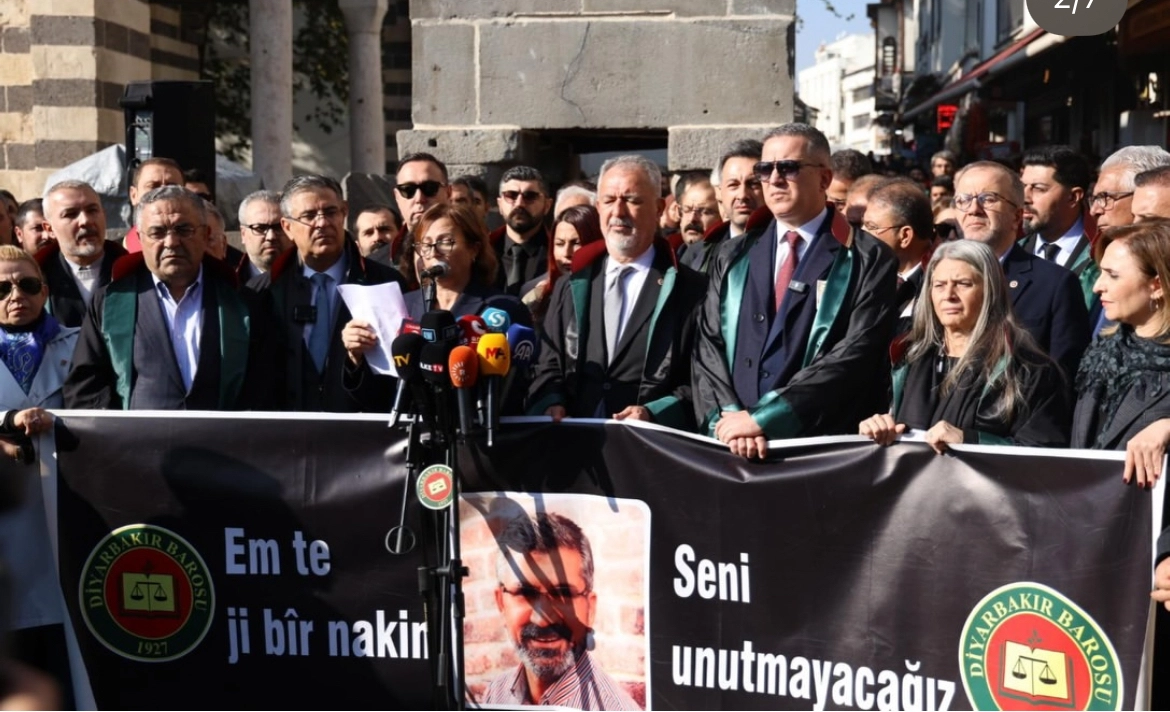 Tahir Elçi Diyarbakır’da Dört Ayakkı Minare’nin önünde anıldı