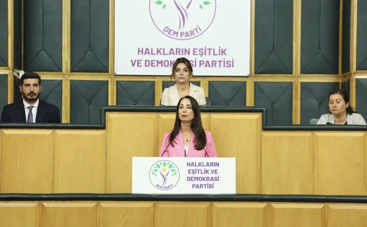 T&uuml;lay Hatimoğulları: Artık s&ouml;zden ve niyetten &ccedil;ıkarıp pratik adım atılmalı, &ccedil;er&ccedil;eve yasa parlamentoya gelmeli