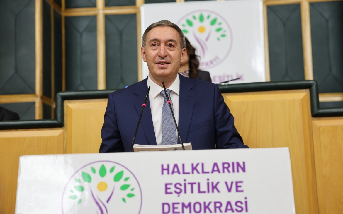 Tuncer Bakırhan: Herkesi polemikçi ve tutarsız dilden vazgeçmeye; çözüme ve barışa katkı sunmaya çağırıyorum