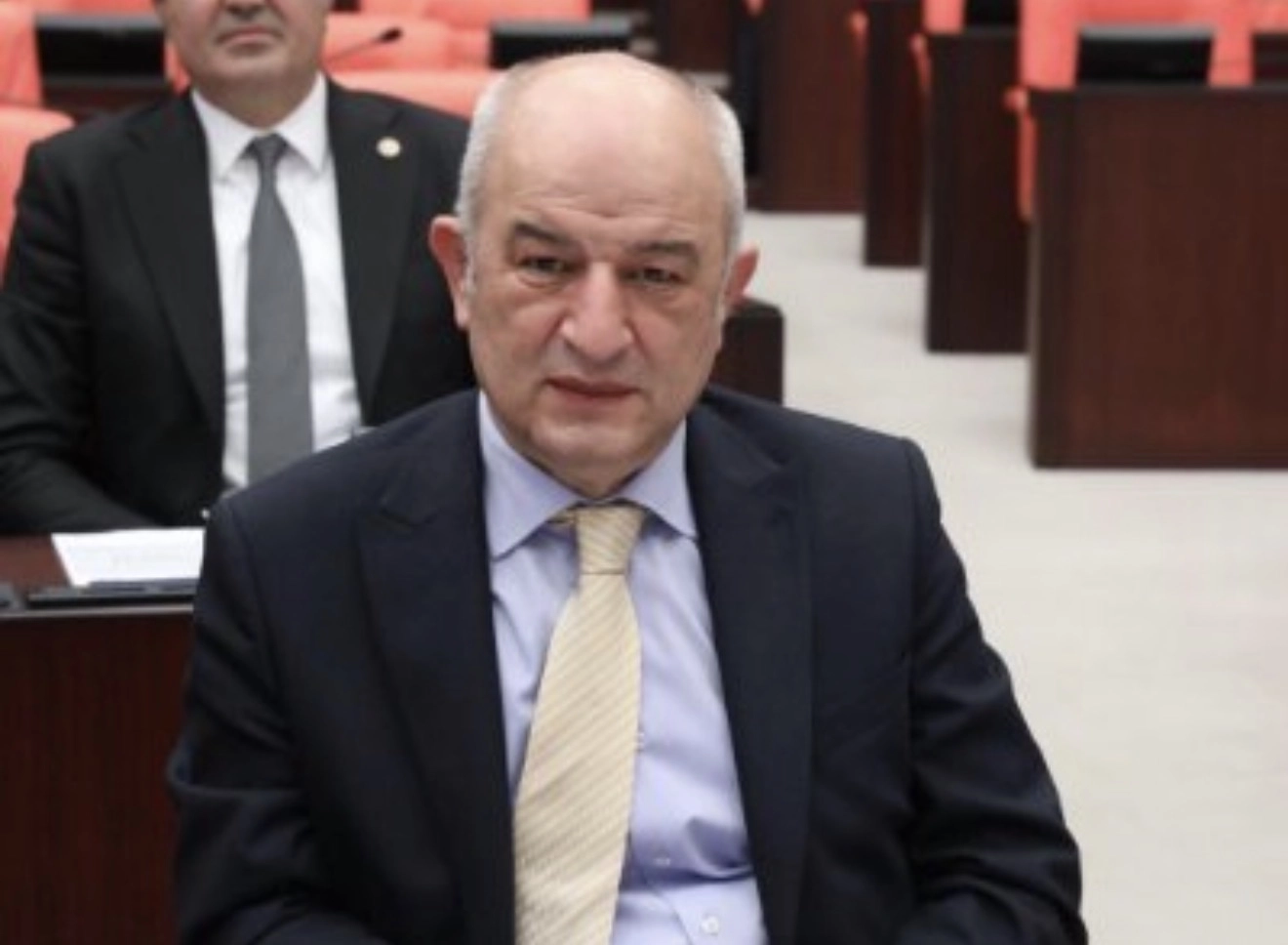 Yeni Yol Grunu&rsquo;nun d&uuml;şmemesi i&ccedil;in CHP&rsquo;li Ali Fazıl Kasap  Yeni Yol Grubu'na ge&ccedil;ti